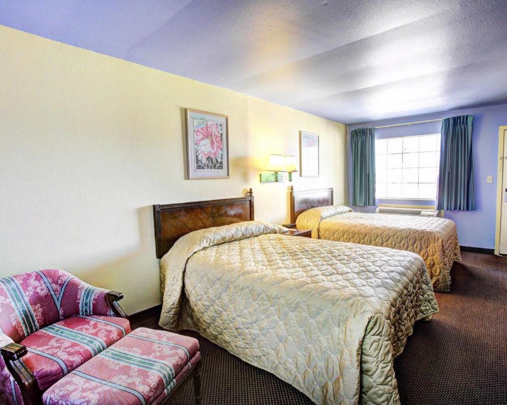 Double Room with Two Double Beds - Smoking interior
